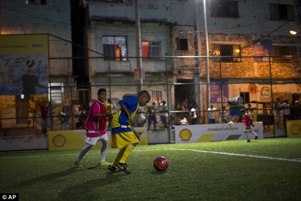 First player-powered brazil football pitch   2