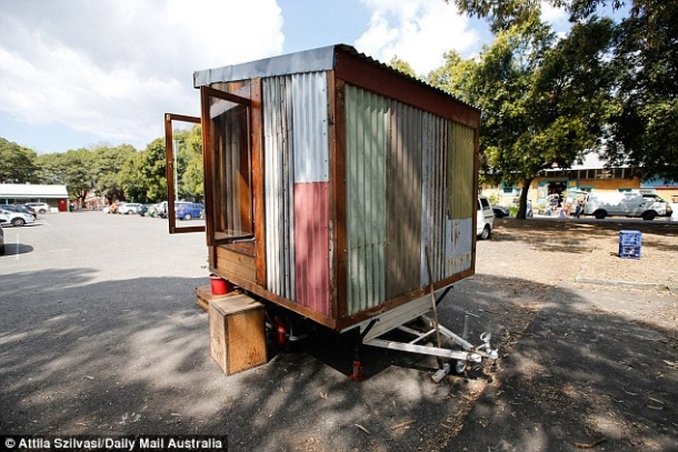 green home from recycled materials