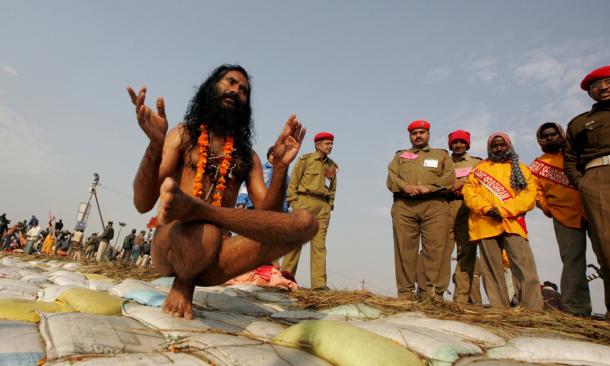 ndia's holy men practising yoga 3