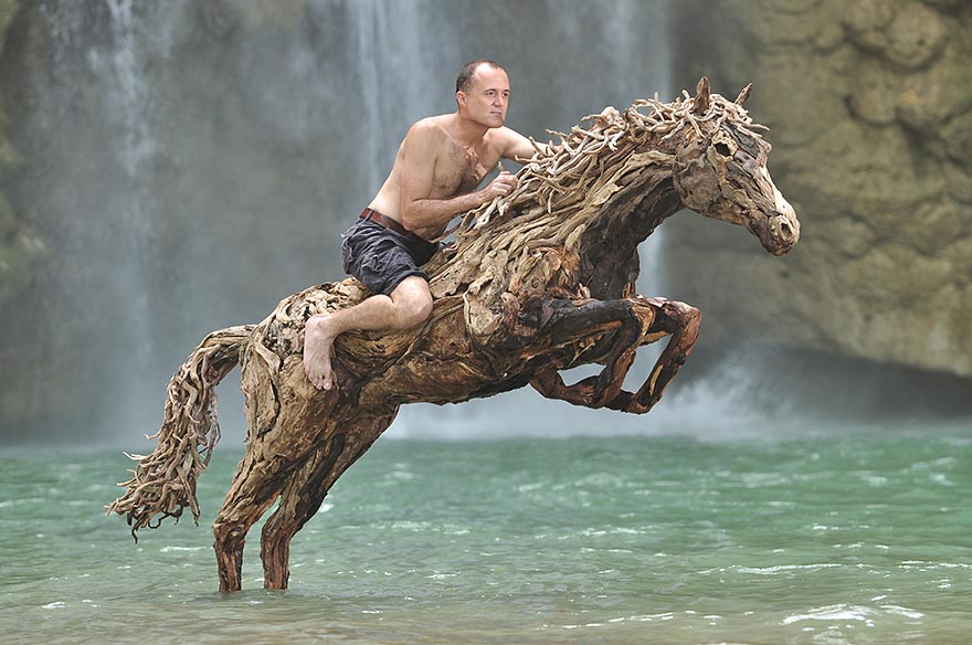 galloping-driftwood-horse-sculptures-jame-doran-webb-3