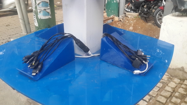 india's first solar powered mobile charger