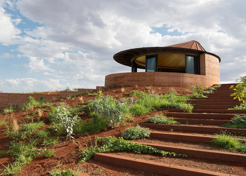 Sustainable rammed earth wall residences by Luigi Rosselli Architects  7