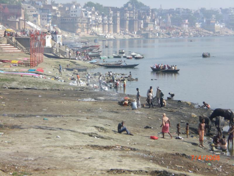 Bathing in polluted ganges