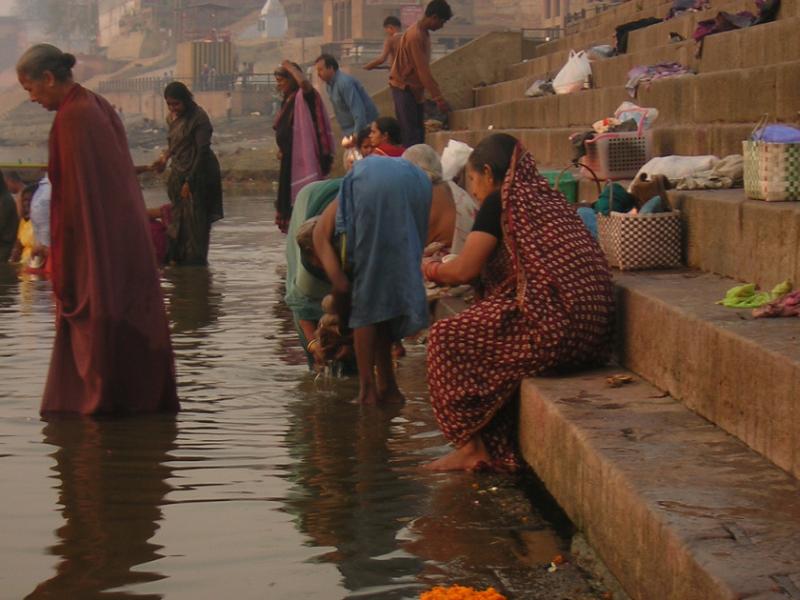 Bathing in the corpse-filled Ganges! 2