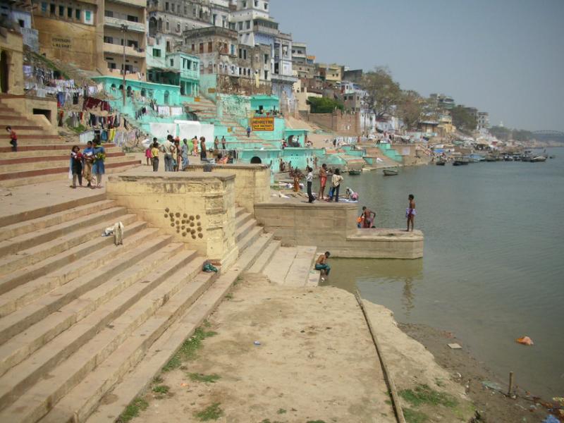 Bathing in the corpse-filled Ganges!3
