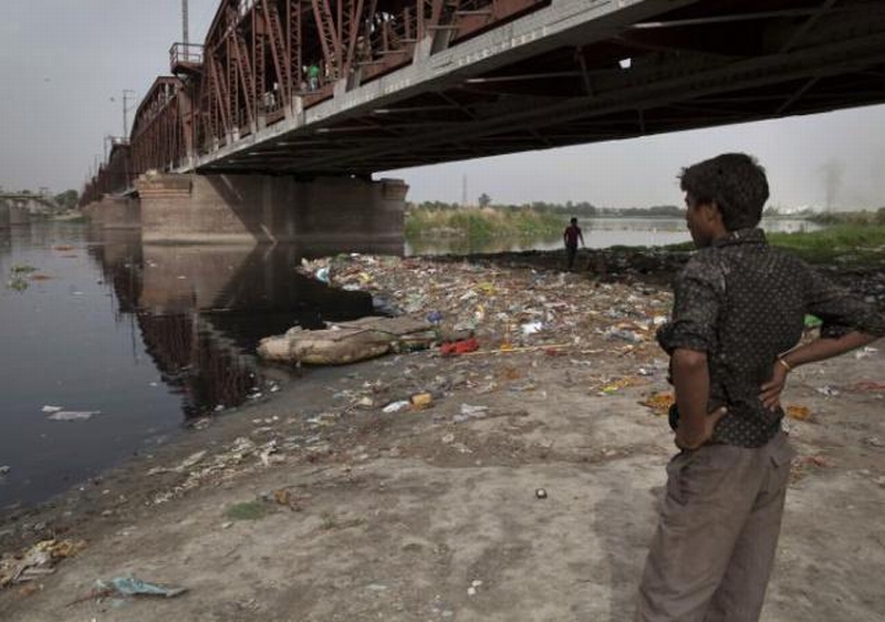 Polluted banks of the river Yamuna in New Delhi