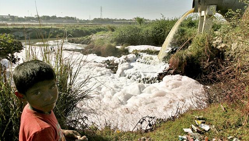 Sewage flows into Yamuna