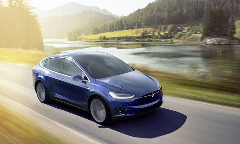Tesla electric suv model x 12