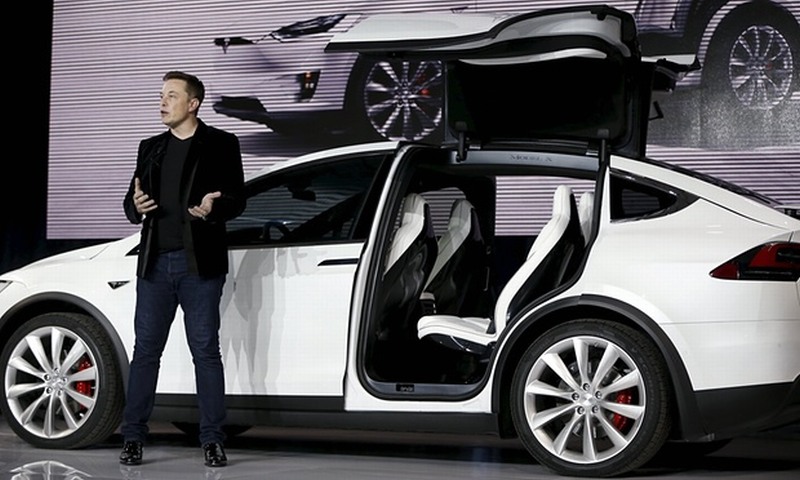 Tesla electric suv model x0