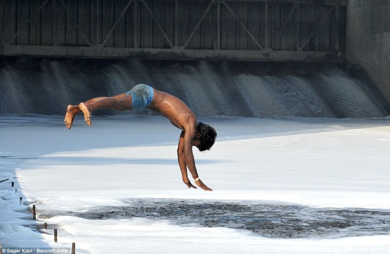 Yamuna River Pollution Near Delhi