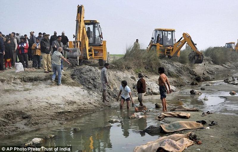 bodies found in ganges