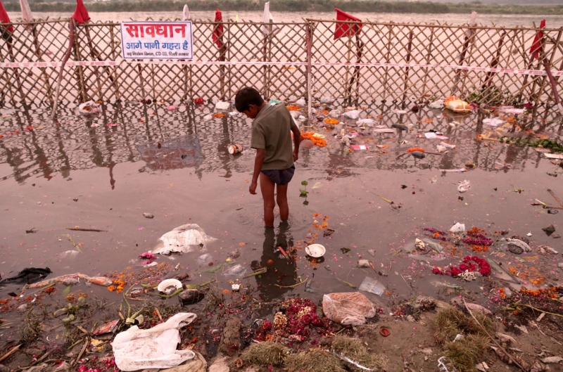 idol immersion in River Yamuna in Delhi