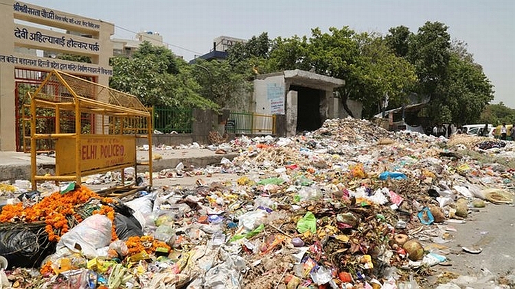 East Delhi Garbage crisis pictures 6