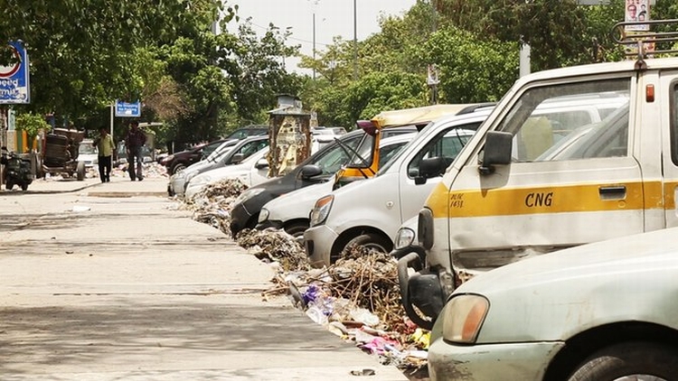 East Delhi Garbage crisis pictures 7