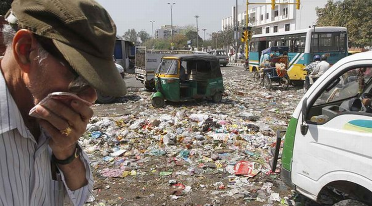delhi-sanitation-workers-strike-off