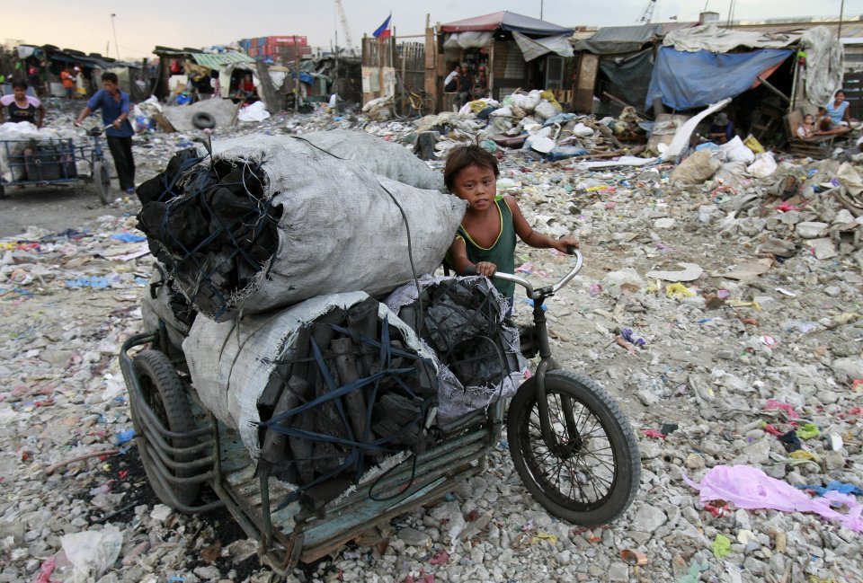garbage dump in Tondo, Philippines 2