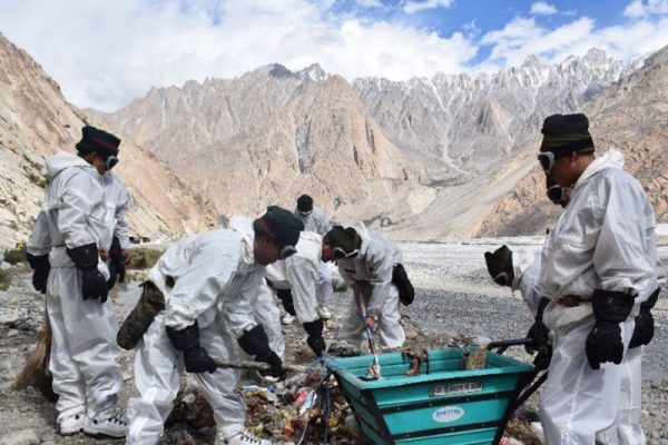 Indian Army Clears 130 tons of Garbage From Siachen Glacier, Thrives to Make it Garbage Free Soon
