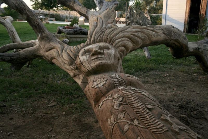 Andrea Gandini Breathes Life in Dead Tree Stumps by Turning Them into Beautiful Sculptures