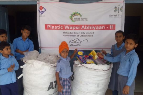 Students in Dehradun Fight Single-Use Plastic through ‘Plastic Wapsi Abhiyan’