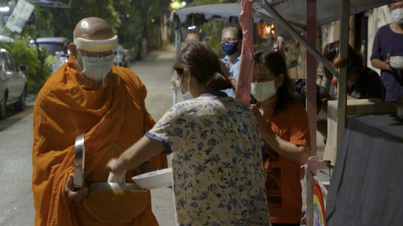 People are Turning Recycled Plastic Bottles into Face Shields amid Coronavirus Crisis