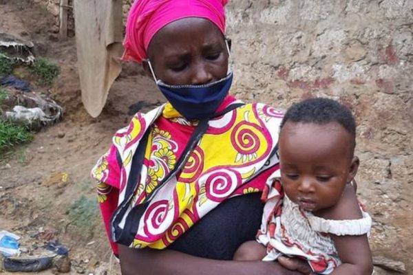 Poverty-Stricken Mother Boils Stones to Make Hungry Children Stop Crying