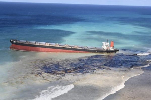 Mauritius Faces Environmental Crisis as Shipwreck Spills Oil in Waters