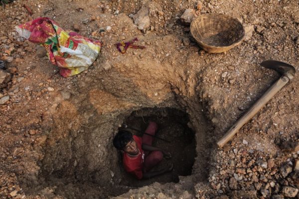 Unabated Illegal Mica Mining in Jharkhand Threatens Health and Lives of Locals