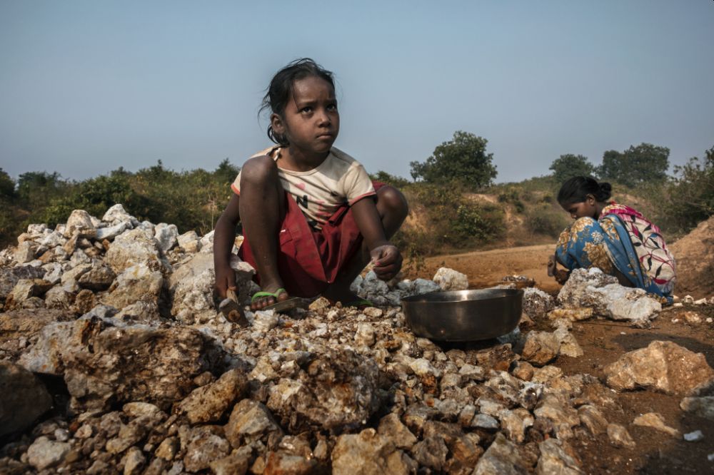 Unabated Illegal Mica Mining in Jharkhand Threatens Health and Lives of Locals