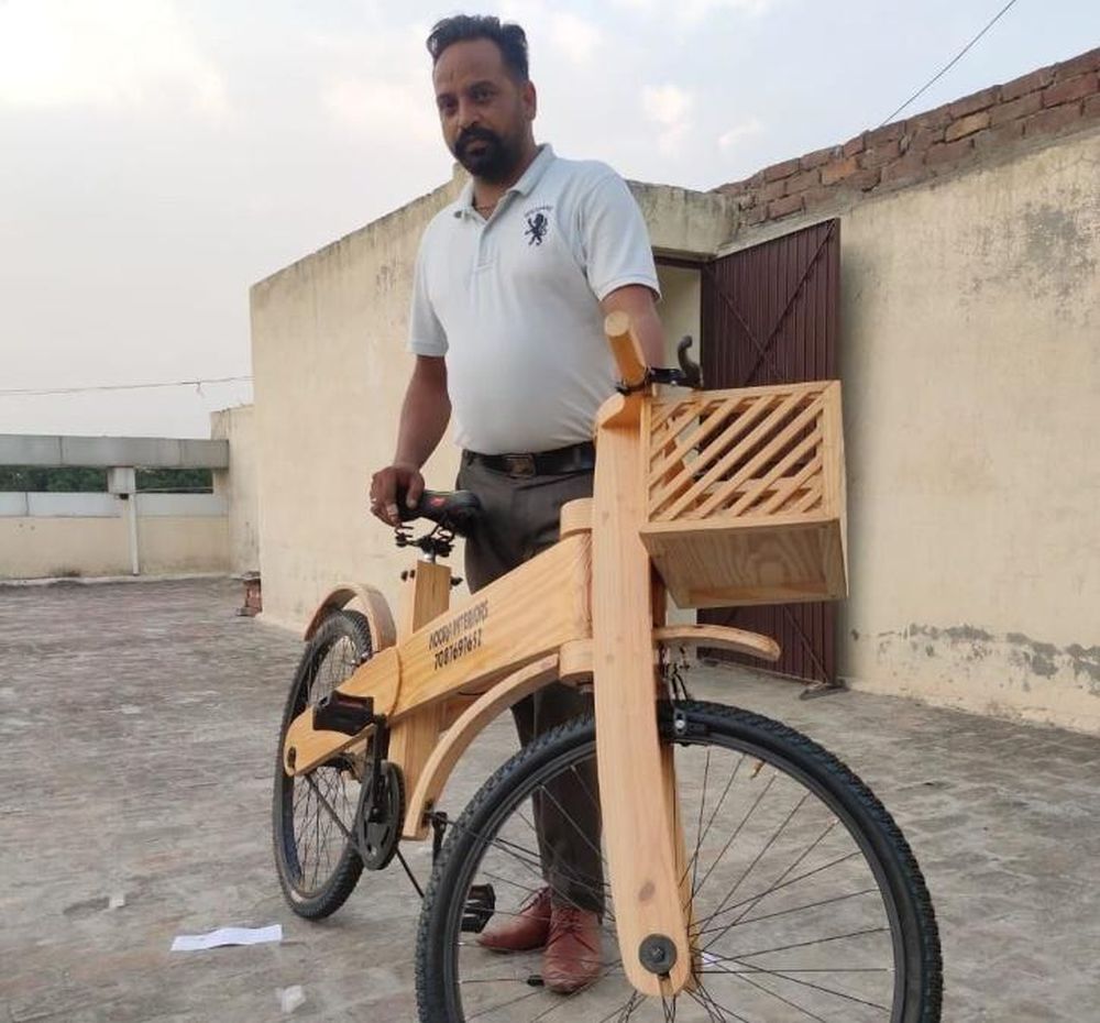 Self-Dependent India: Carpenter Builds Wooden Bicycle amidst Coronavirus Times