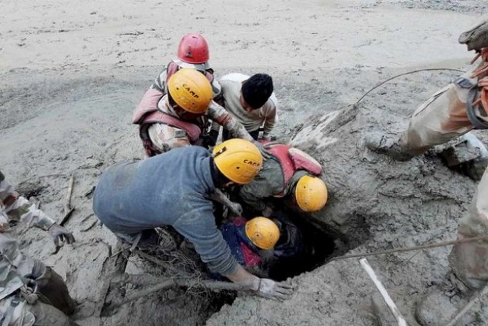 Huge Flood after Uttarakhand Glacier Breaks Off, 14 Dead, 170 Missing