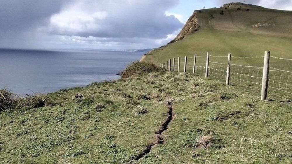 Jurassic Coast Sea Cliff Collapses in UK, Biggest Rockfalls in 6 Decades