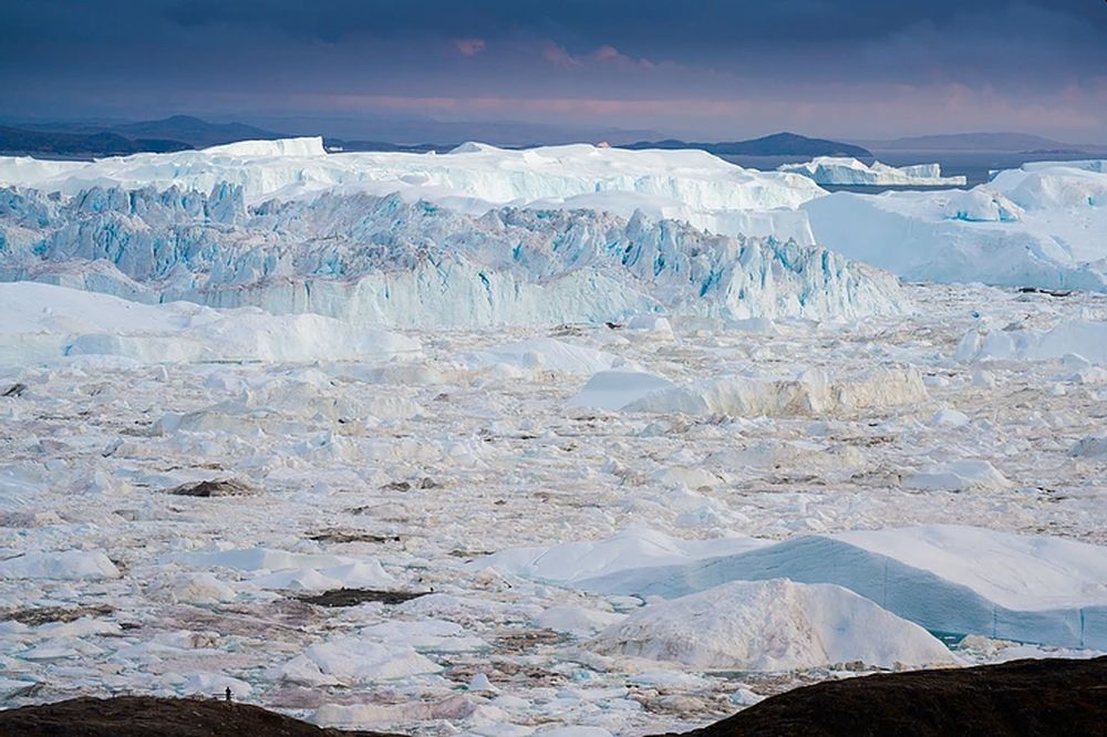 50 + Alarming Images of Melting Ice Masses amid Global Warming