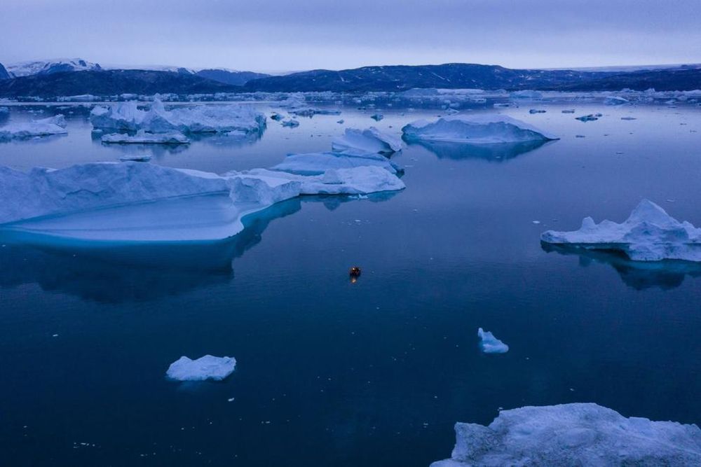 50 + Alarming Images of Melting Ice Masses amid Global Warming