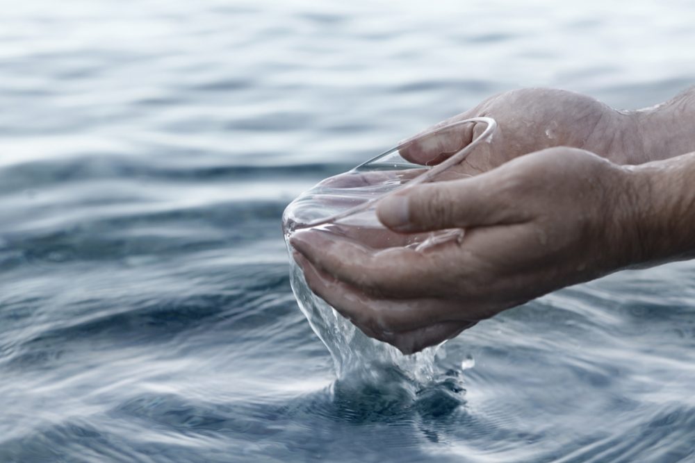 Solar-powered Desalination Device Produces Fresh Water From Sea