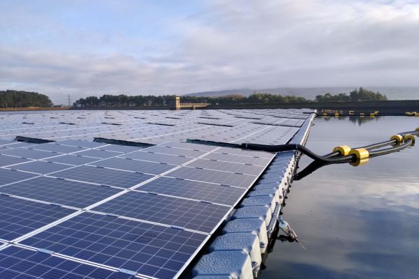 floating solar power plants - climate change - cool lakes