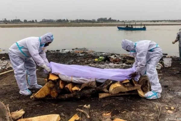 Dead bodies of Suspected Covid Victims Wash up on banks of Ganges