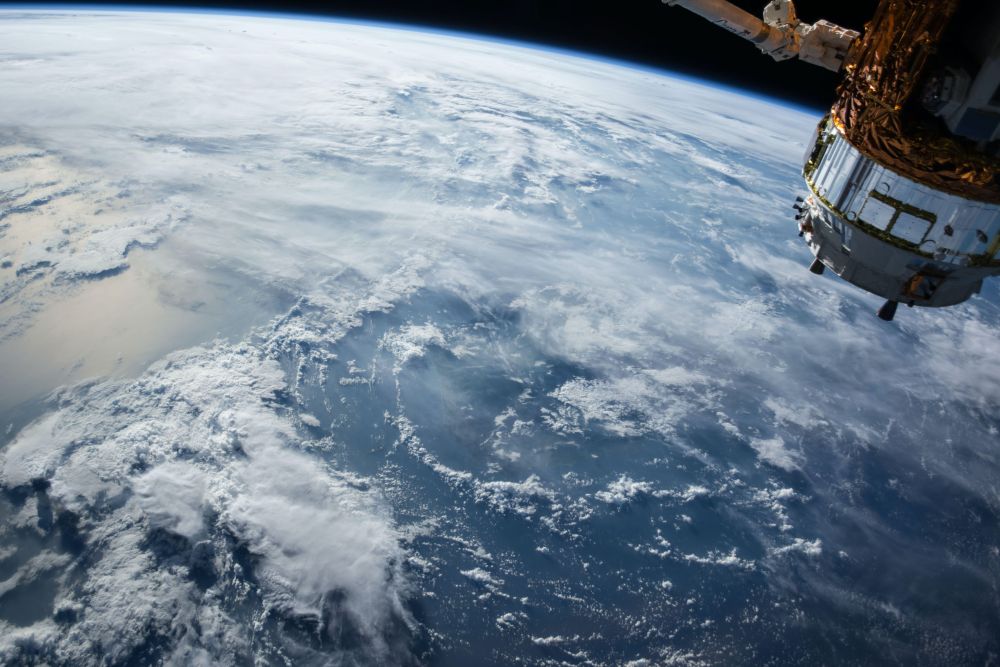 Air Pollution from Defunct Satellites re-entering the Earth can create another Ozone Hole