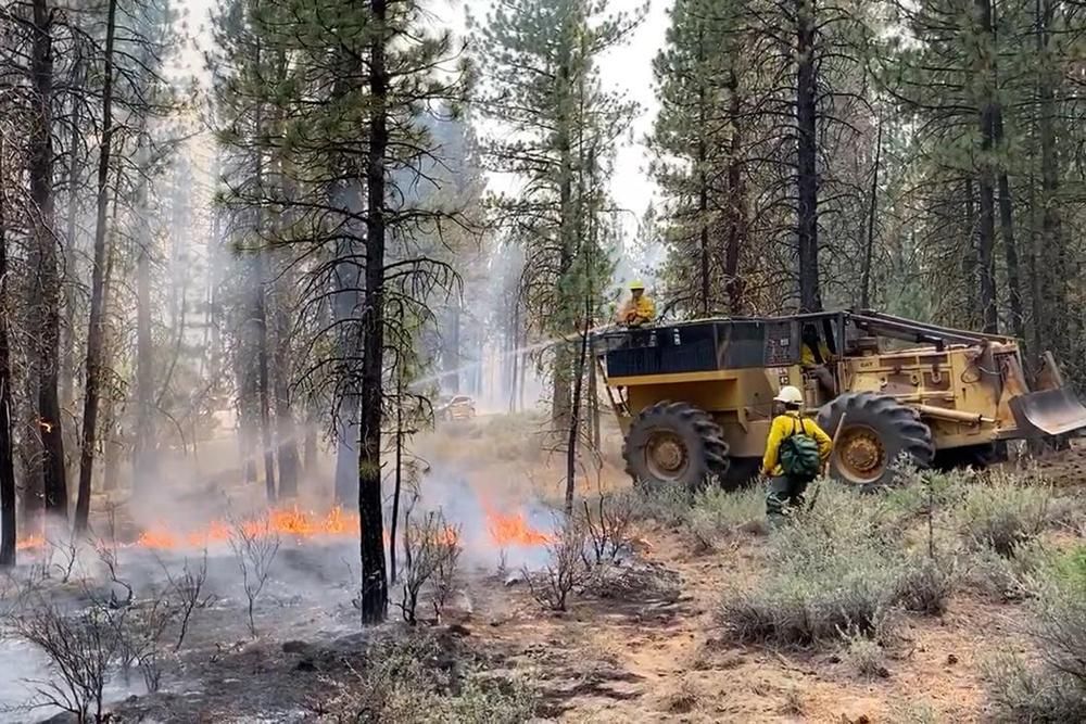 Bootleg Fire in Oregon Burns 340,000 Acres and Prompts Evacuation