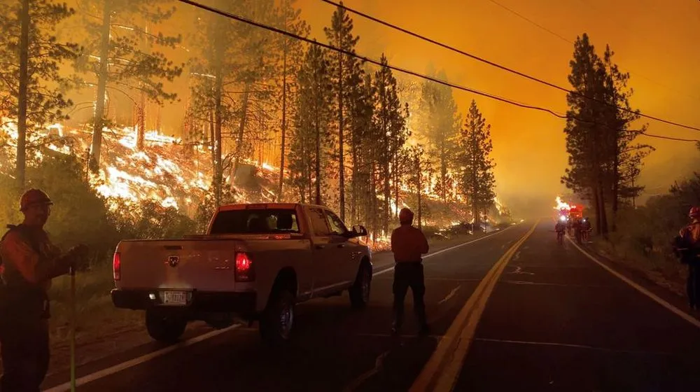 Bootleg Fire in Oregon Burns 340,000 Acres and Prompts Evacuation