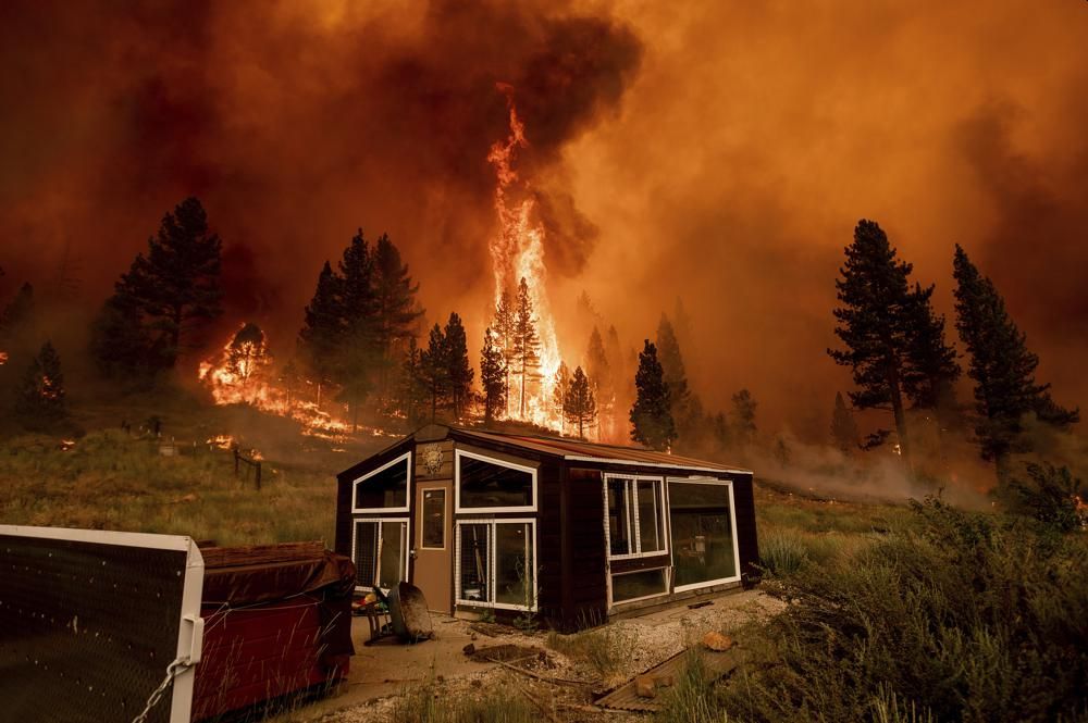 Bootleg Fire in Oregon Burns 340,000 Acres and Prompts Evacuation