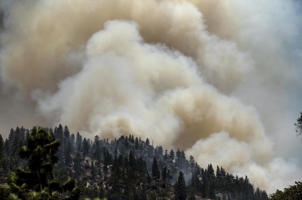 Bootleg Fire in Oregon Burns 340,000 Acres and Prompts Evacuation