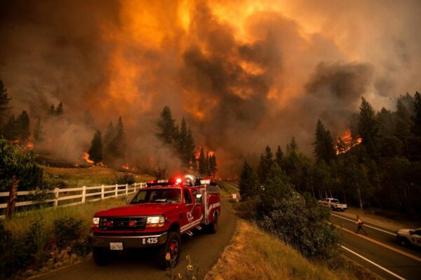 Bootleg Fire in Oregon Burns 340,000 Acres and Prompts Evacuation