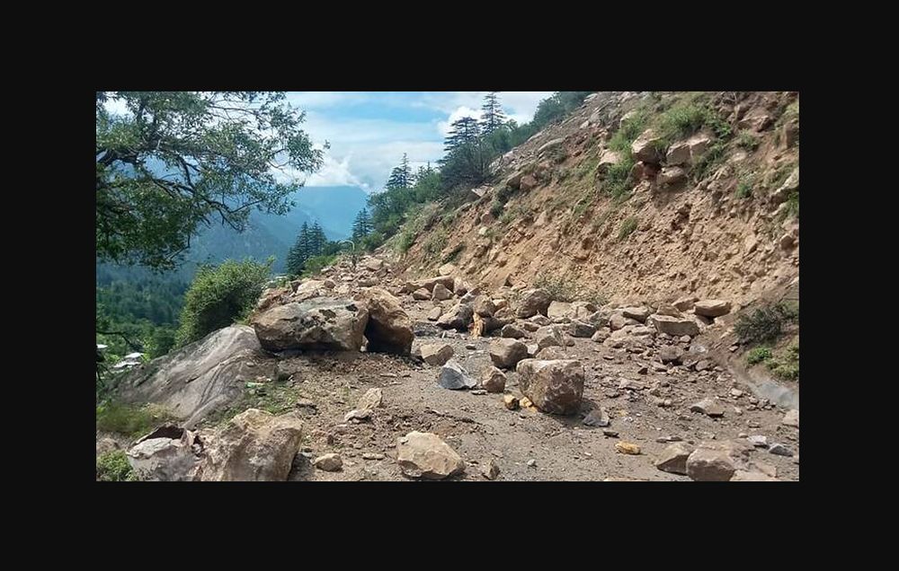 Landslide in Himachal’s Kinnaur kills 9 Tourists, Scary Visuals go Viral