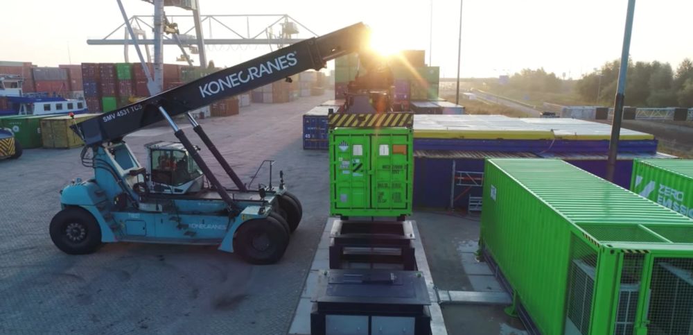 Emission Free Electric-Ship, Uses Swappable Containers as Batteries in Netherlands