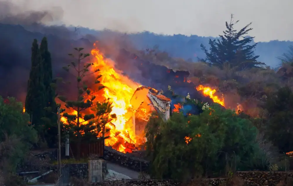 Continued Volcanic Eruption on Spain's La Palma Island (in Pictures)