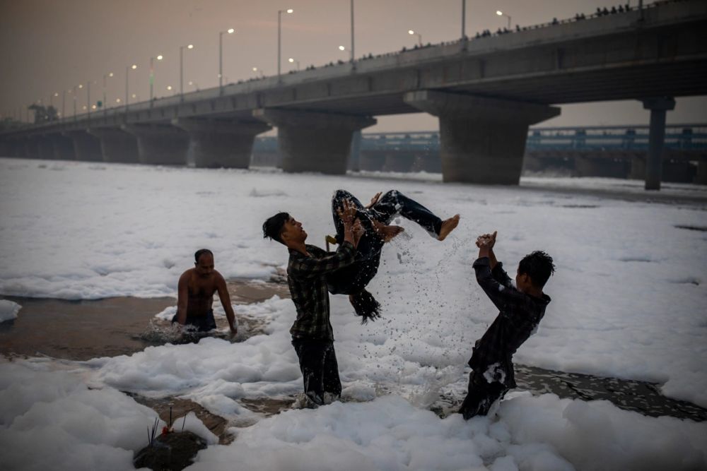 Pictures Explaining Reasons Behind Yamuna’s Foam-Filled Plight 