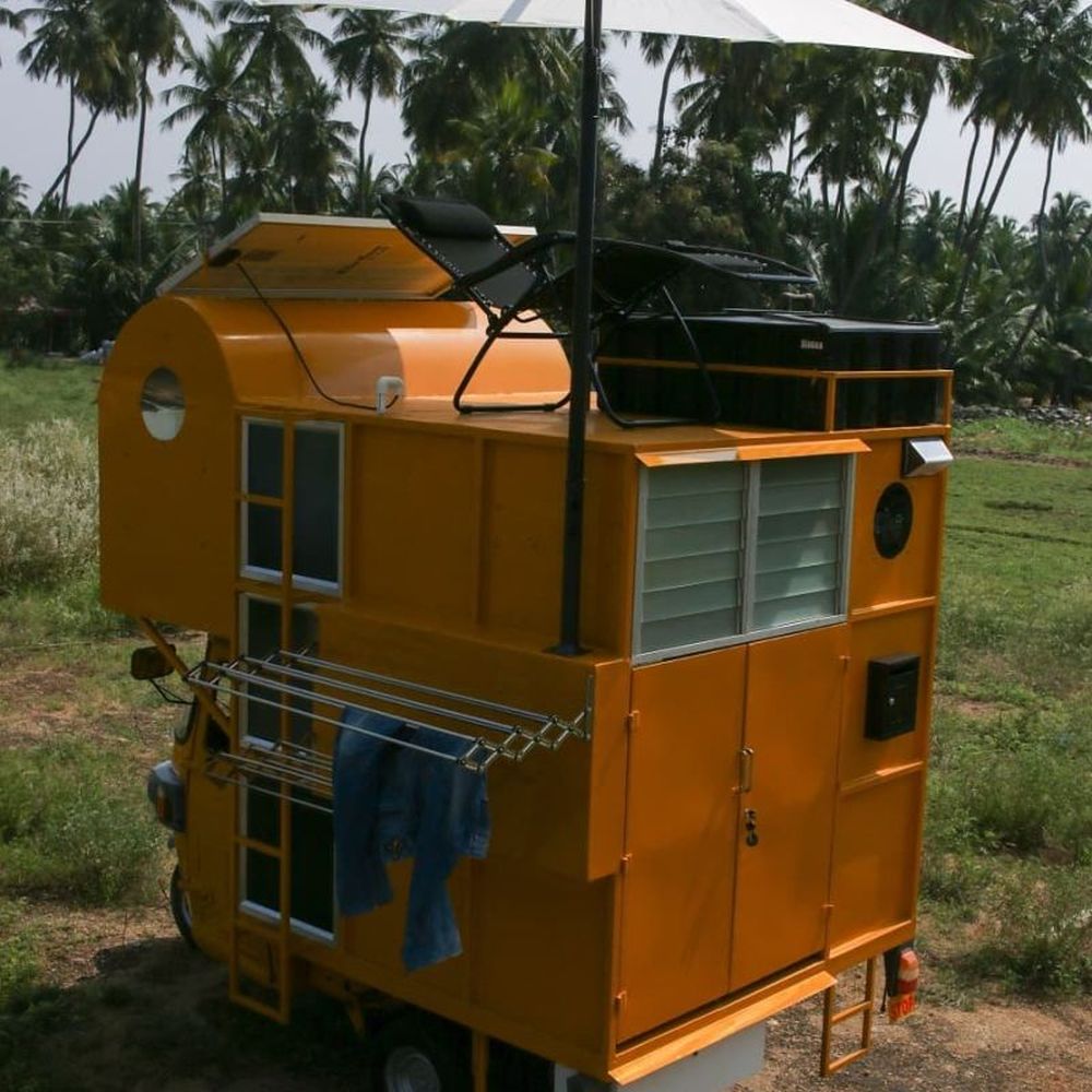 Meet Solo 0.1: Indian Architect Builds Portable House on Rickshaw's Top