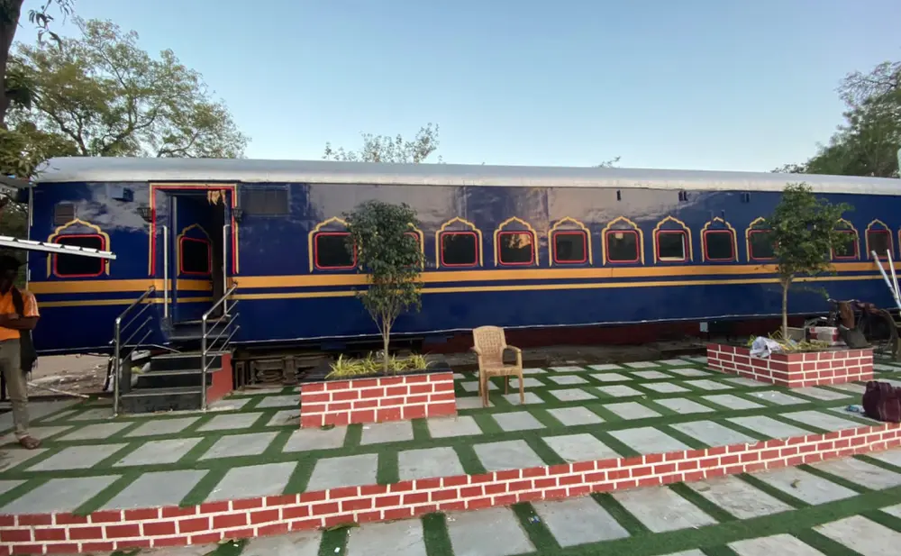 Indian Railways Transforms Old Train Coach into Restaurant in Jabalpur