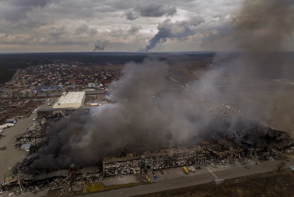 Ukraine Russia War Environmental Impacts - Burning City