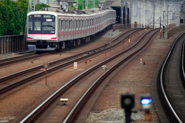 Major Japan Railway Switches to ‘Green’ Renewable Energy-1